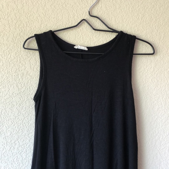 Bundle sleeveless swing dresses - Picture 9 of 9